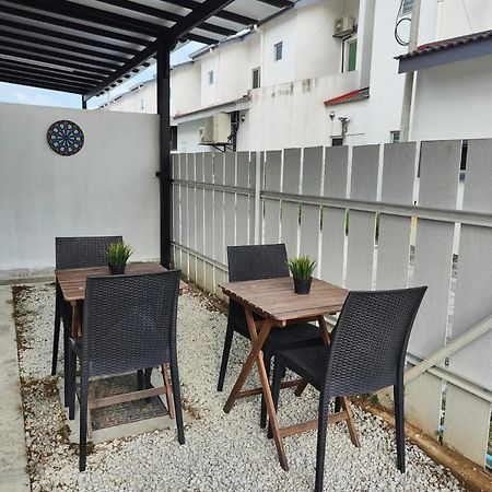 Prima Guest House - Puncak Alam Homestay Mus-Lim Friendly Bandar Puncak Alam Exteriör bild