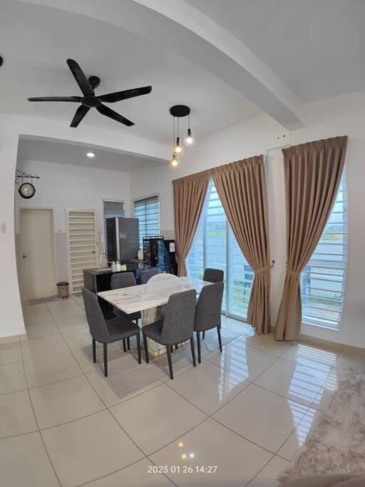 Prima Guest House - Puncak Alam Homestay Mus-Lim Friendly Bandar Puncak Alam Exteriör bild
